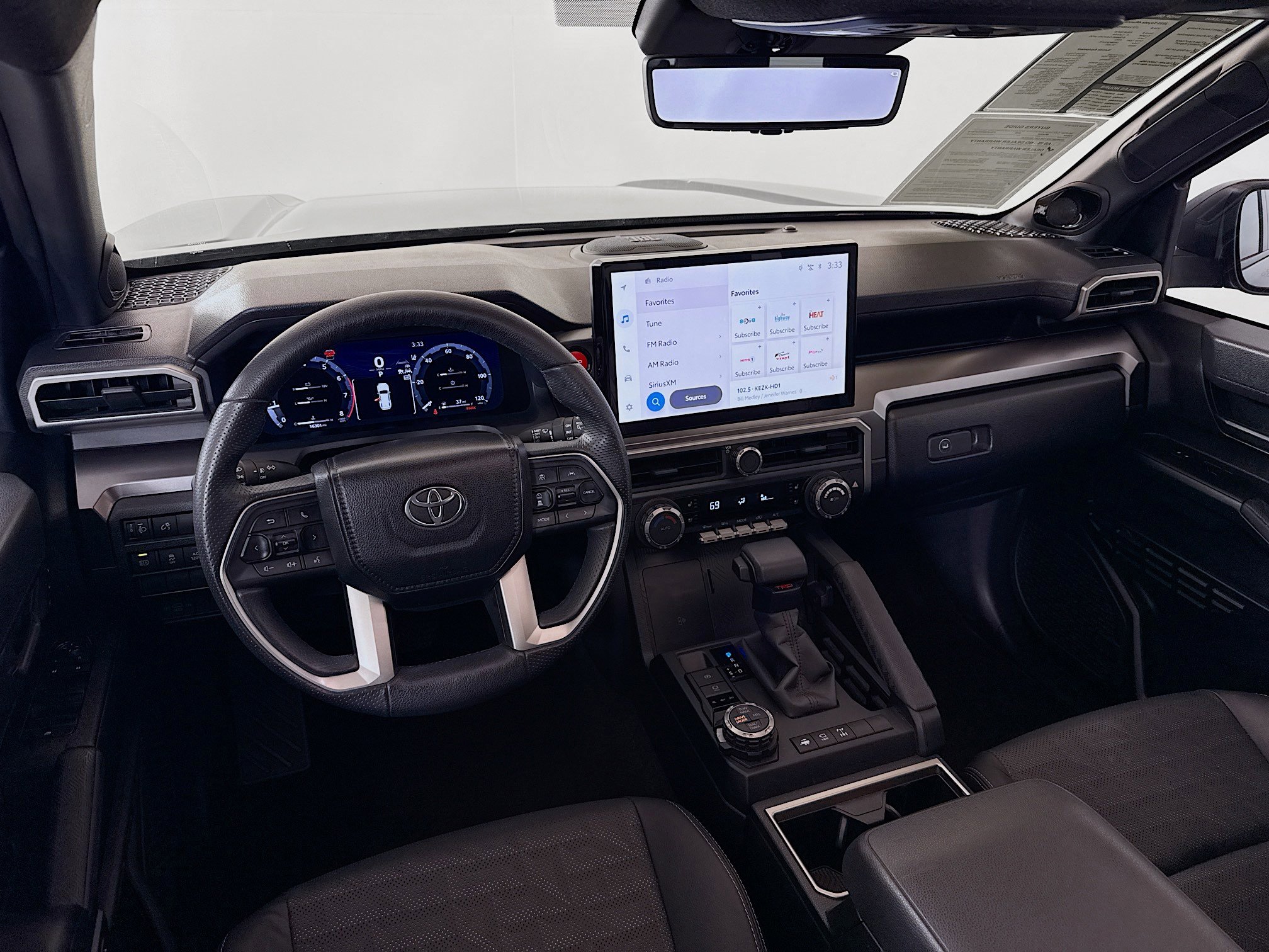 Used 2025 Toyota 4Runner TRD Off-Road Premium w/ Tow Technology Package image 24