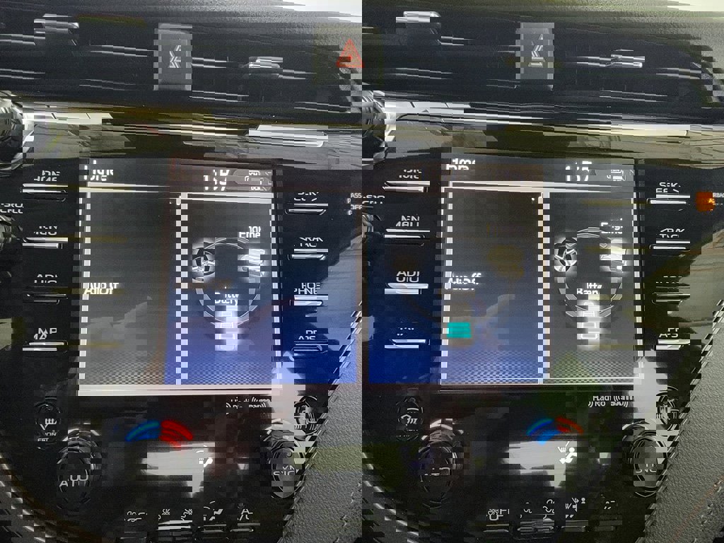 Used 2020 Toyota Camry XLE image 21