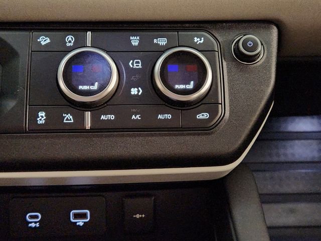 Used 2022 Land Rover Defender 110 S image 19