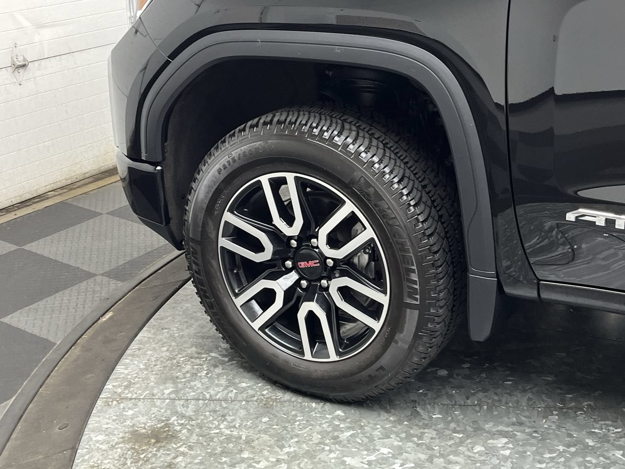 Certified 2021 GMC Sierra 1500 AT4 w/ AT4 Preferred Package AWD/4WD image 39