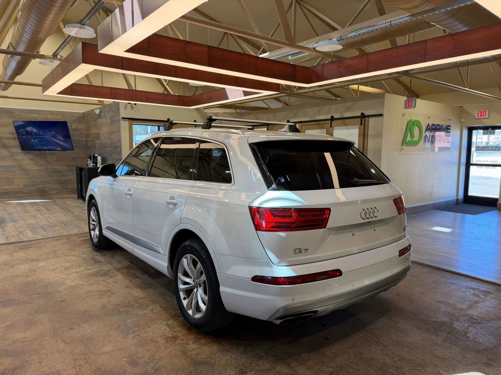 Used 2017 Audi Q7 3.0T Premium image 6