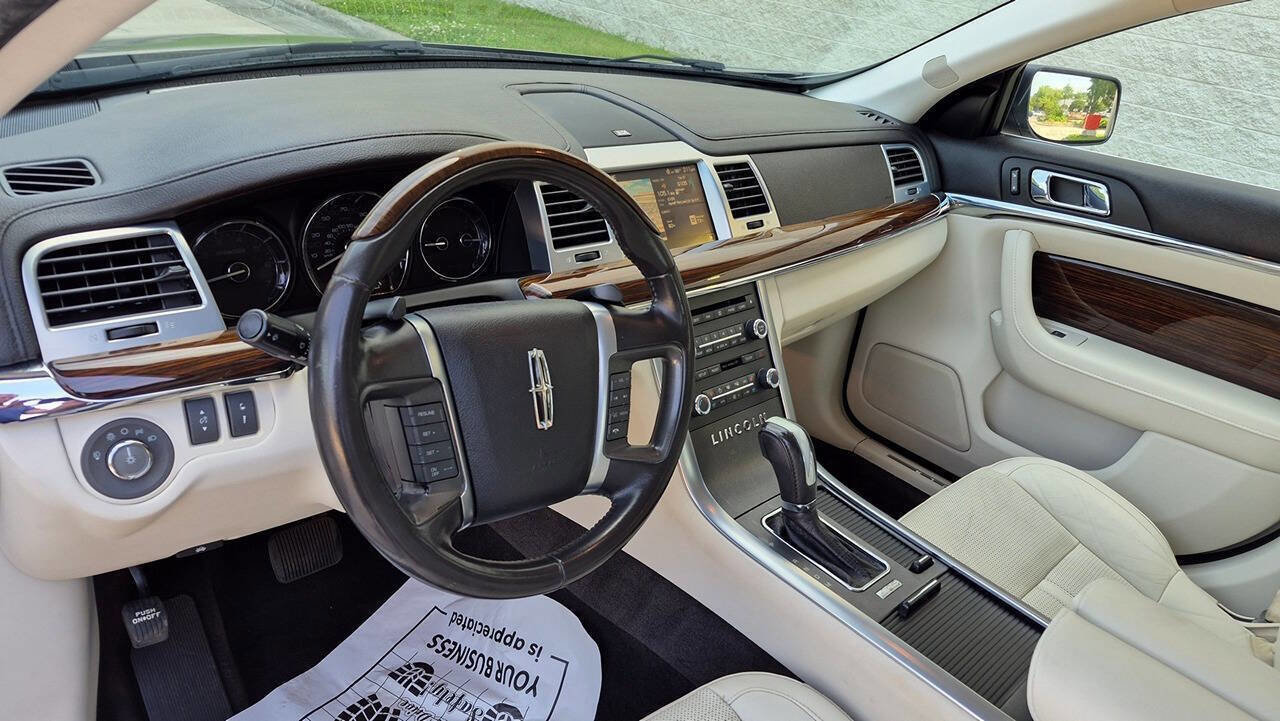Used 2012 Lincoln MKS FWD image 38