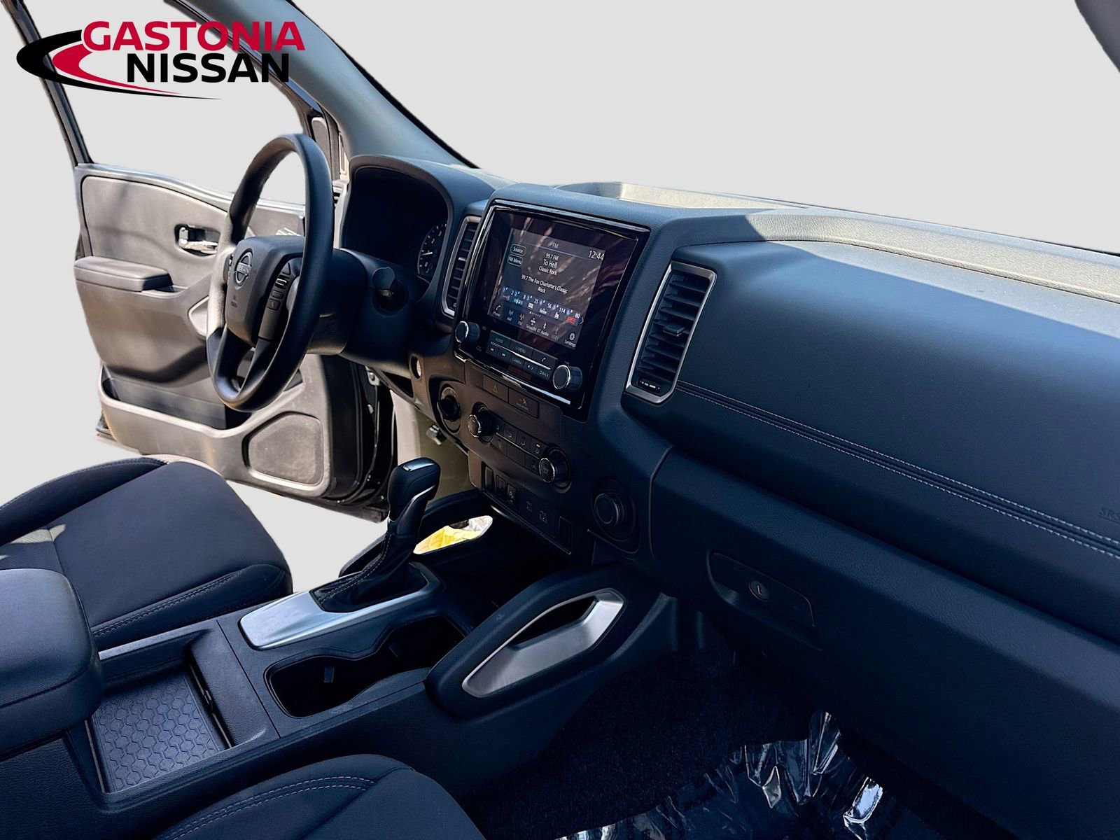 Used 2022 Nissan Frontier SV w/ Technology Package image 37