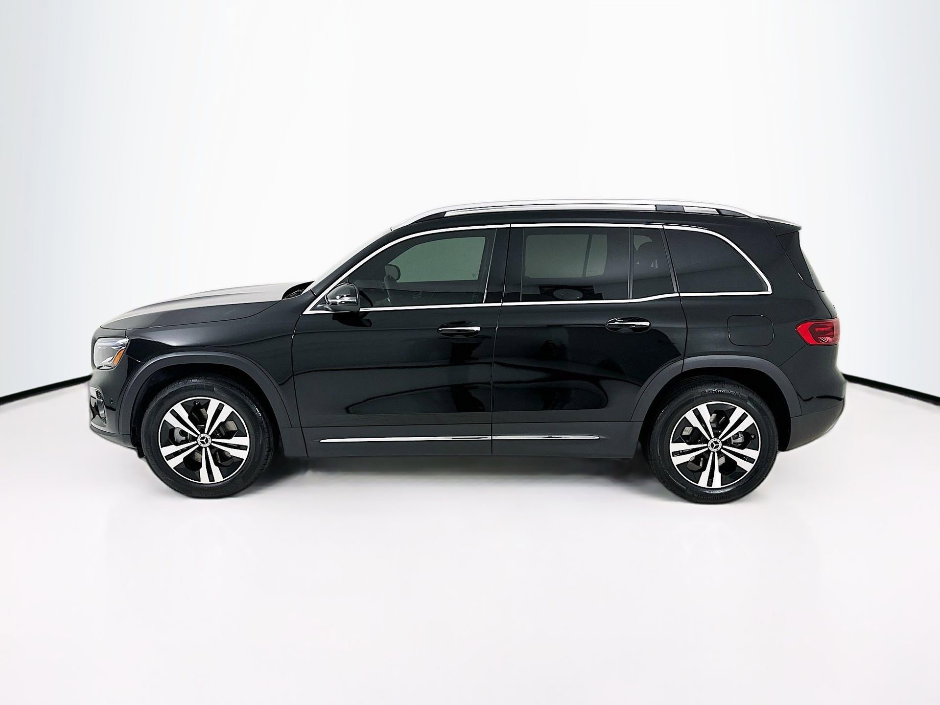 Certified 2025 Mercedes-Benz GLB 250 image 5