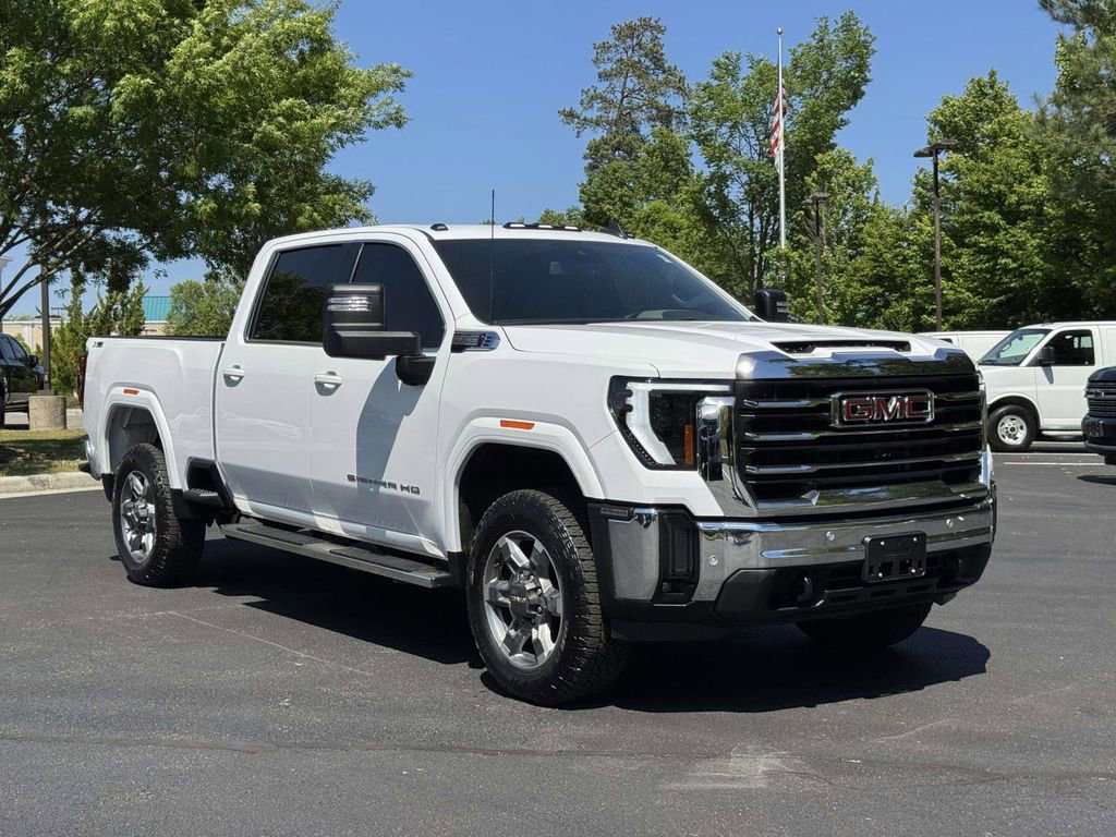 Used 2025 GMC Sierra 2500 SLE w/ SLE Value Package; AWD/4WD image 2