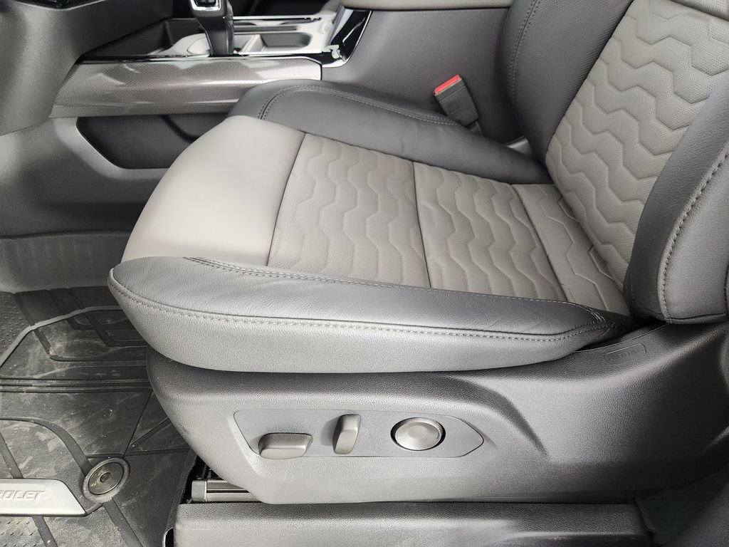 New 2026 Chevrolet Silverado 1500 ZR2 w/ LPO, Dark Essentials Package image 22