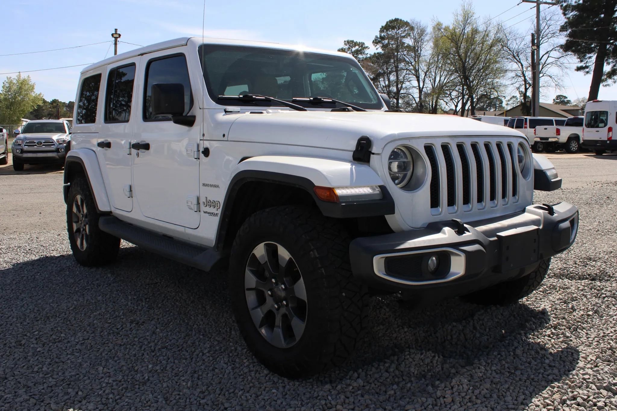 Used 2018 Jeep Wrangler Unlimited Sahara image 5