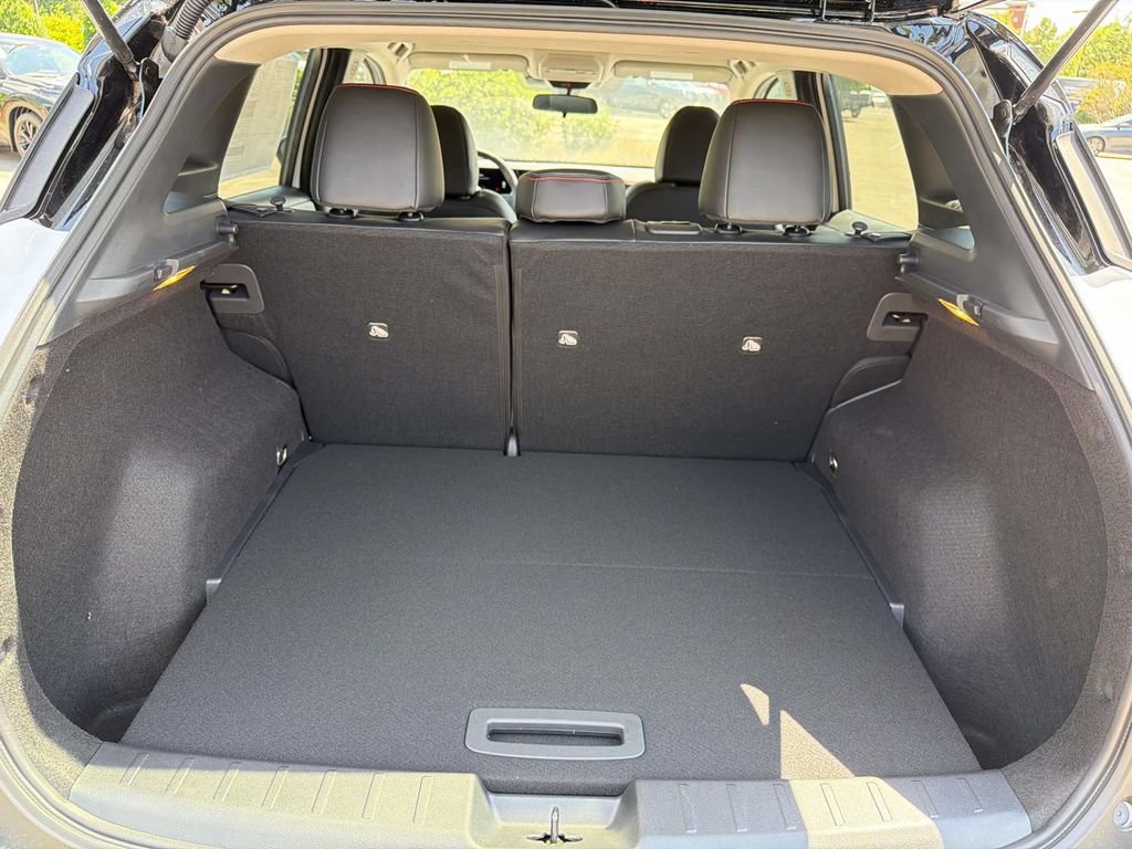 New 2026 Nissan Kicks SR FWD image 21