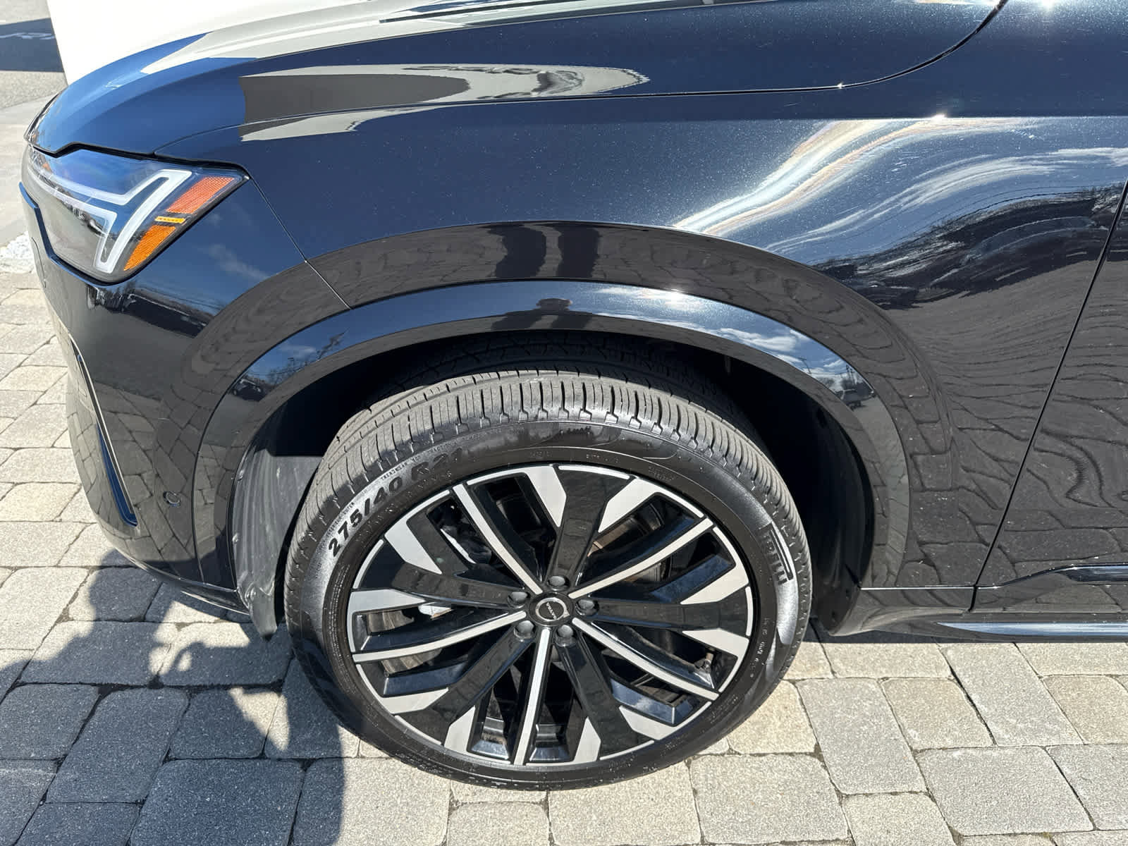 Used 2026 Volvo XC90 B6 Ultra w/ Protection Package Premier image 4