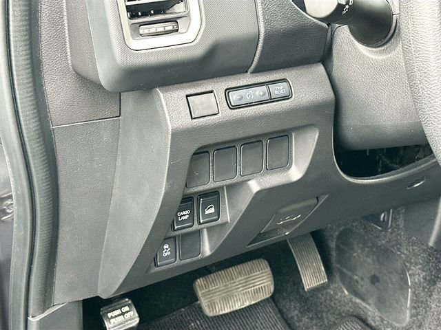 Used 2024 Nissan Frontier SV image 10