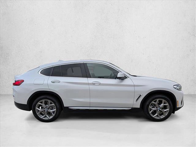 Used 2025 BMW X4 xDrive30i image 4
