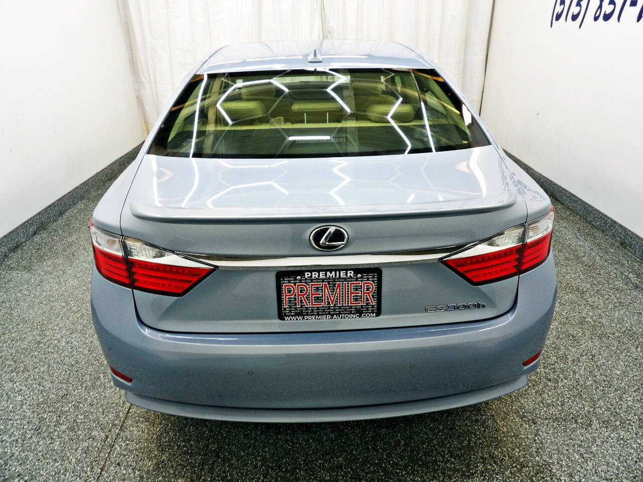 Used 2013 Lexus ES 300h w/ Luxury Pkg FWD image 5