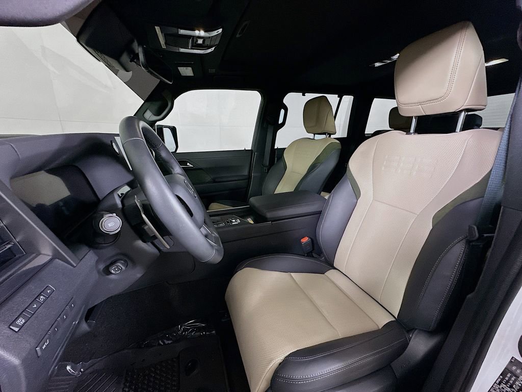 Used 2024 Lexus GX 550 image 15