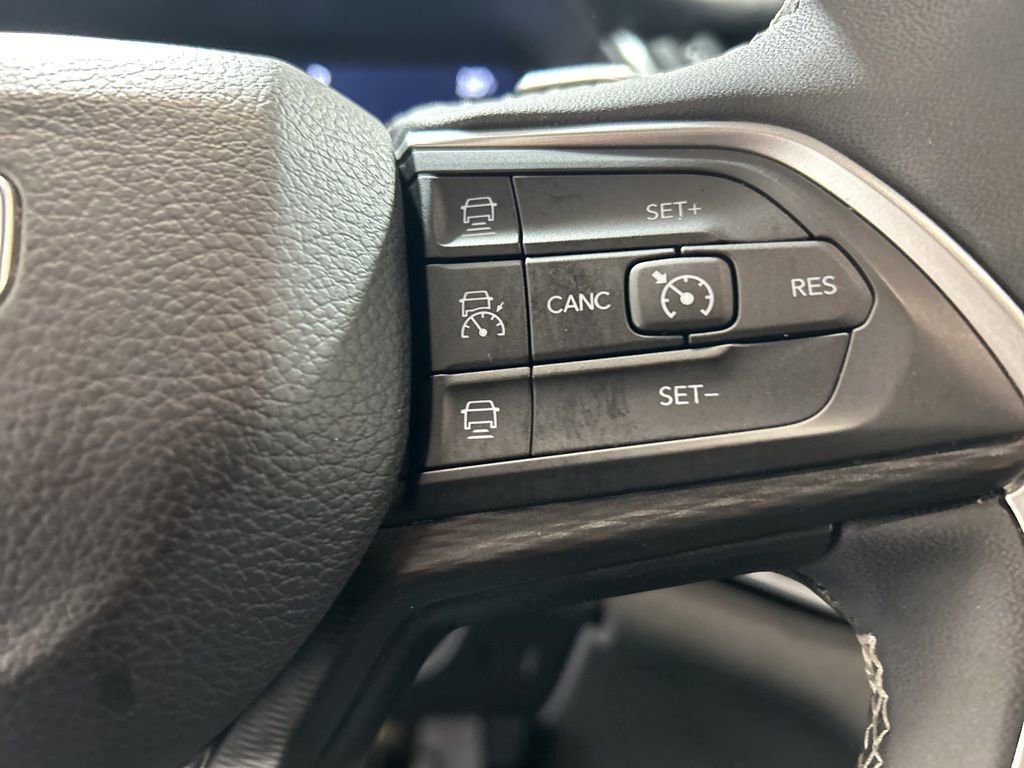 Used 2024 Jeep Grand Cherokee Altitude AWD/4WD image 23