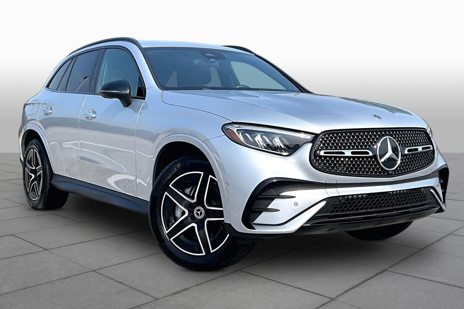 Used 2025 Mercedes-Benz GLC 300 image 3