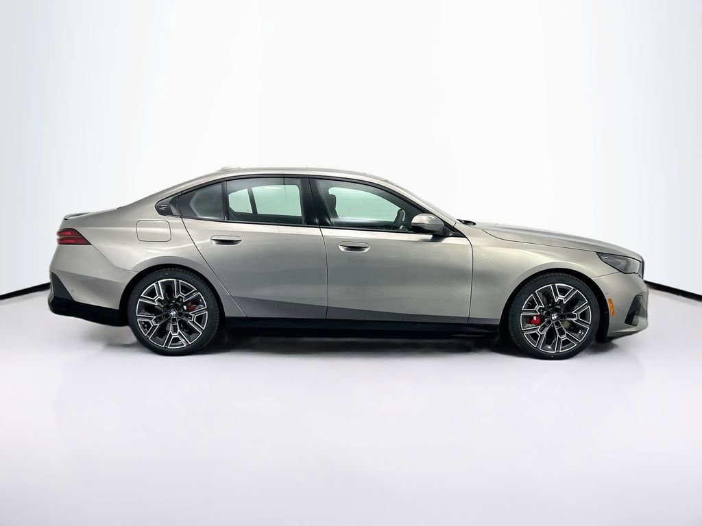 New 2026 BMW i5 eDrive40 w/ M Sport Package image 4