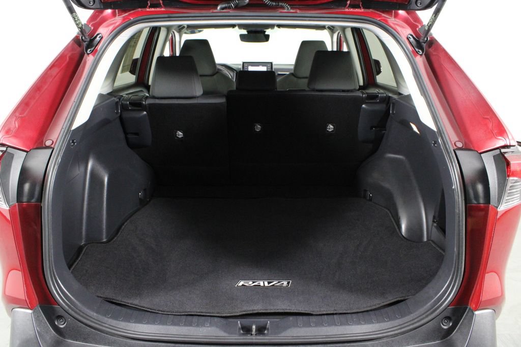 Used 2019 Toyota RAV4 XLE FWD image 17