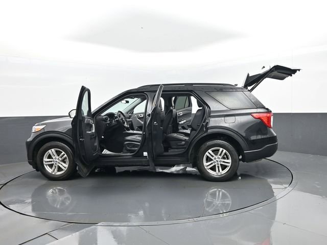 Used 2024 Ford Explorer XLT w/ Equipment Group 202A AWD/4WD image 32