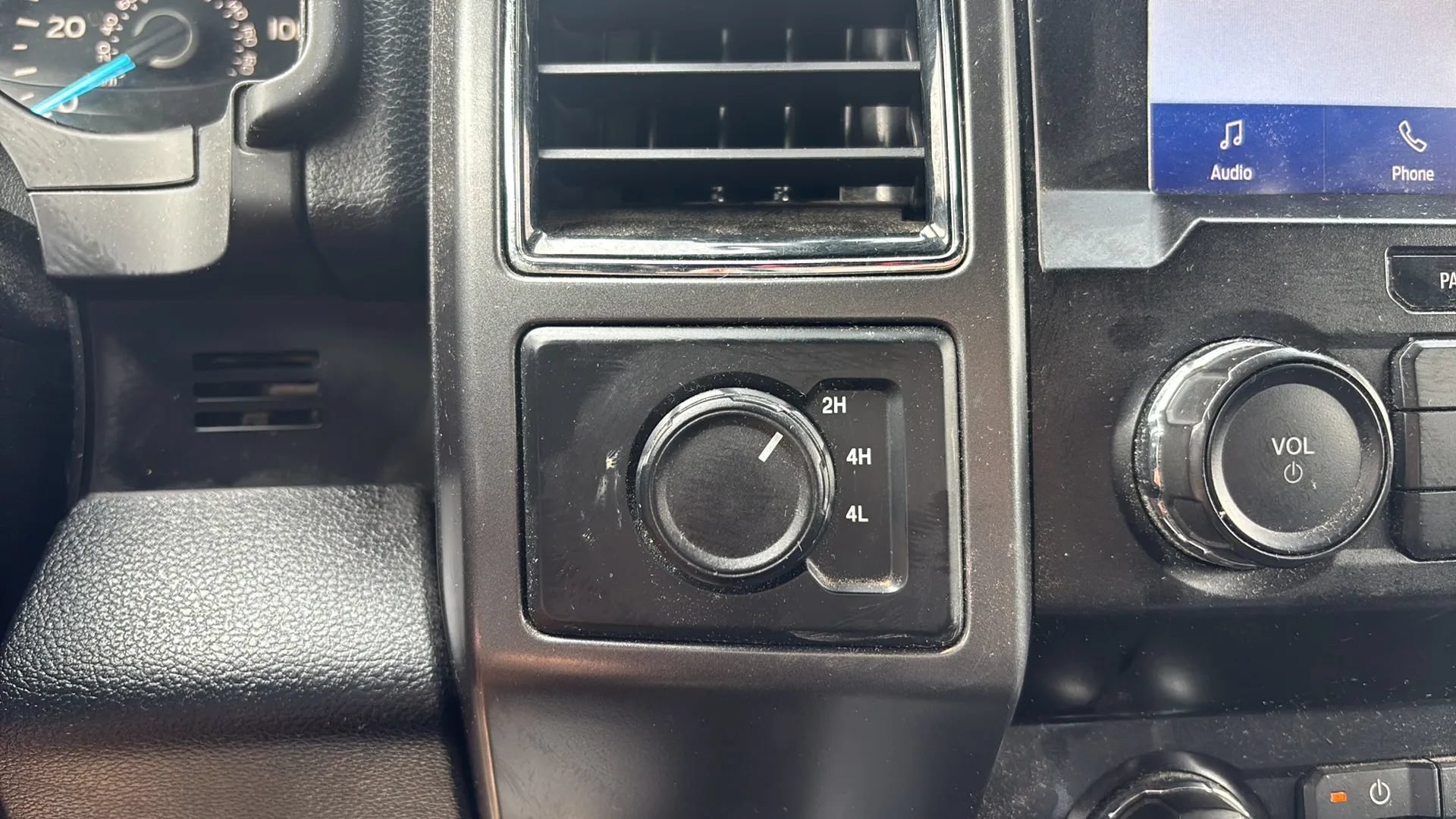 Used 2019 Ford F150 XLT w/ Equipment Group 302A Luxury AWD/4WD image 23