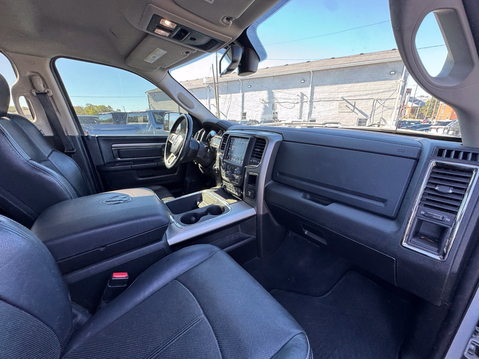 Used 2018 RAM 2500 Laramie w/ Sport Appearance Group AWD/4WD image 34