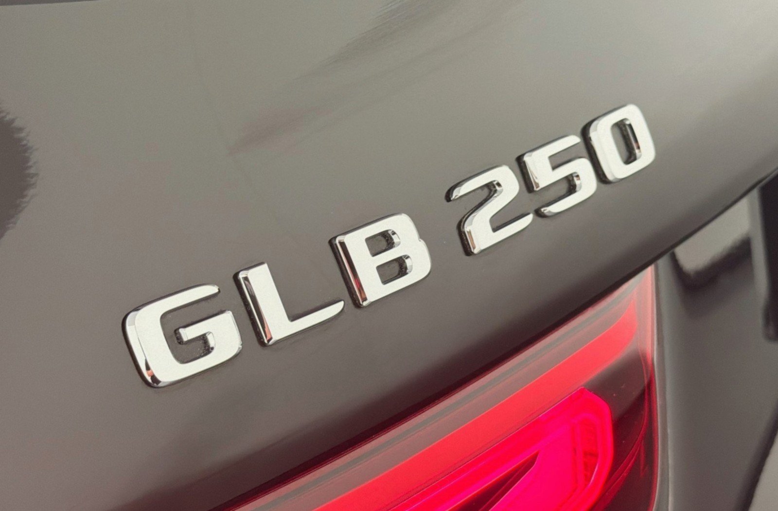 Used 2023 Mercedes-Benz GLB 250 image 9