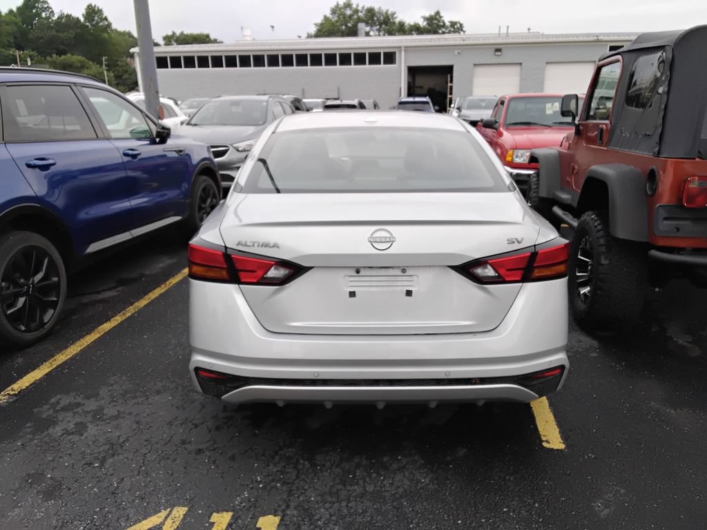 Used 2024 Nissan Altima 2.5 SV FWD image 7