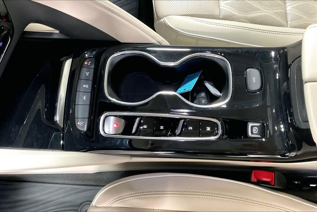 Used 2022 Buick Envision Avenir w/ Technology Package II FWD image 17