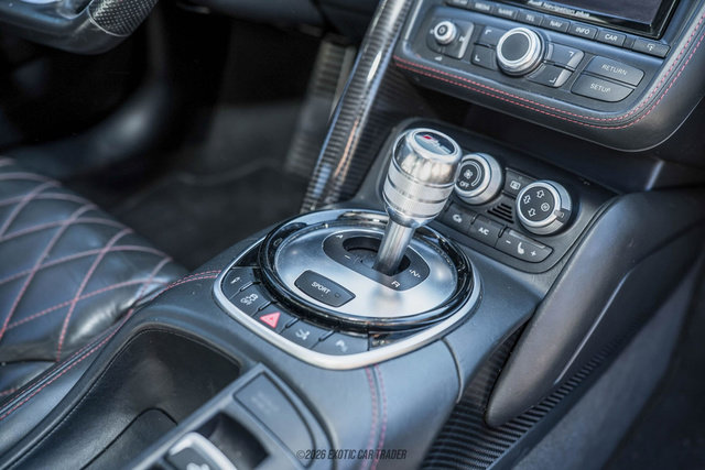 Used 2015 Audi R8 V8 w/ Full Leather Package image 47