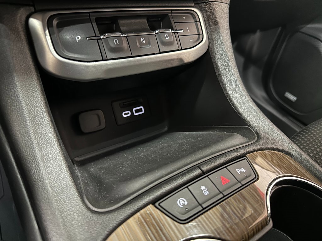 Used 2023 GMC Acadia SLE w/ Driver Convenience Package image 29