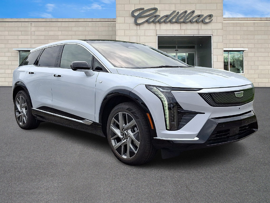 New 2027 Cadillac Optiq Luxury w/ LPO, Floor Liner Package AWD/4WD image 2