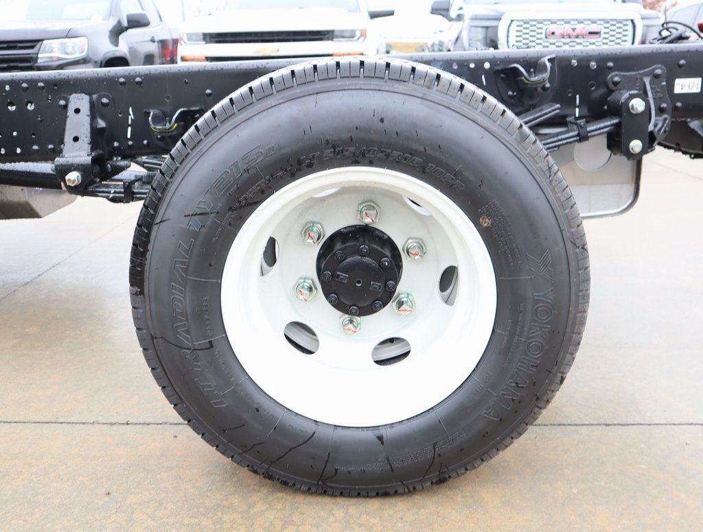 New 2024 Chevrolet Low Cab Forward 4500 XD RWD image 17