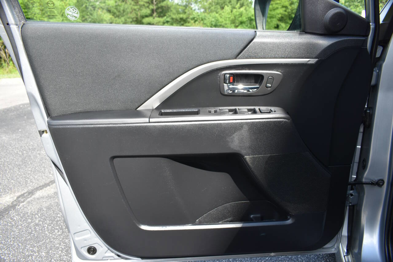 Used 2013 MAZDA MAZDA5 Grand Touring FWD image 18