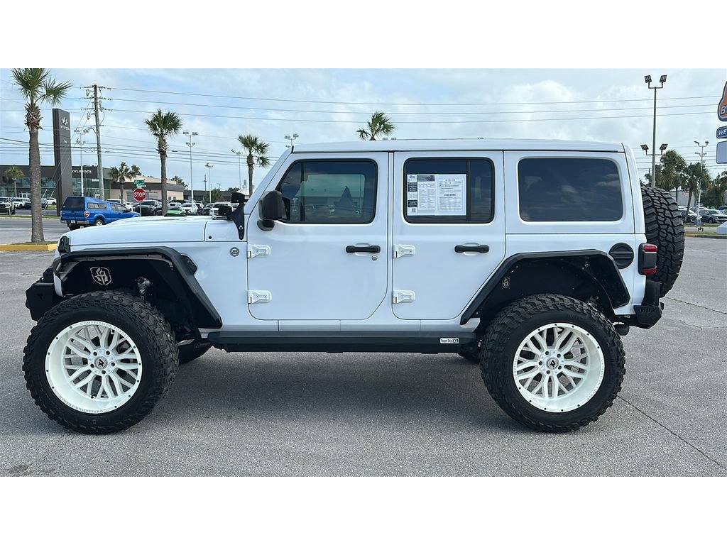Used 2021 Jeep Wrangler Unlimited Sahara AWD/4WD image 3