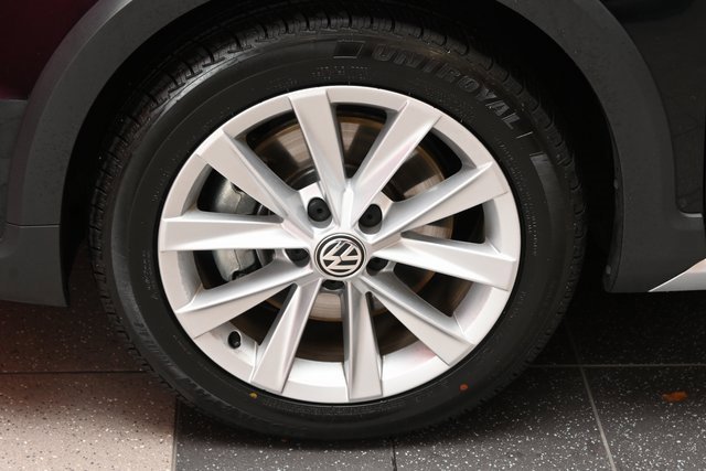 Used 2019 Volkswagen Golf Alltrack S image 17