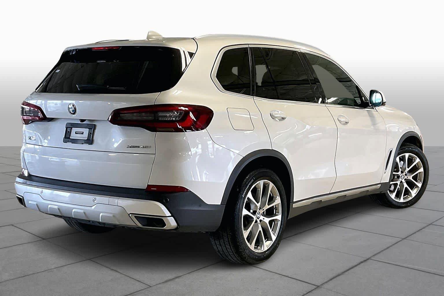 Used 2022 BMW X5 xDrive40i w/ Premium Package AWD/4WD image 12