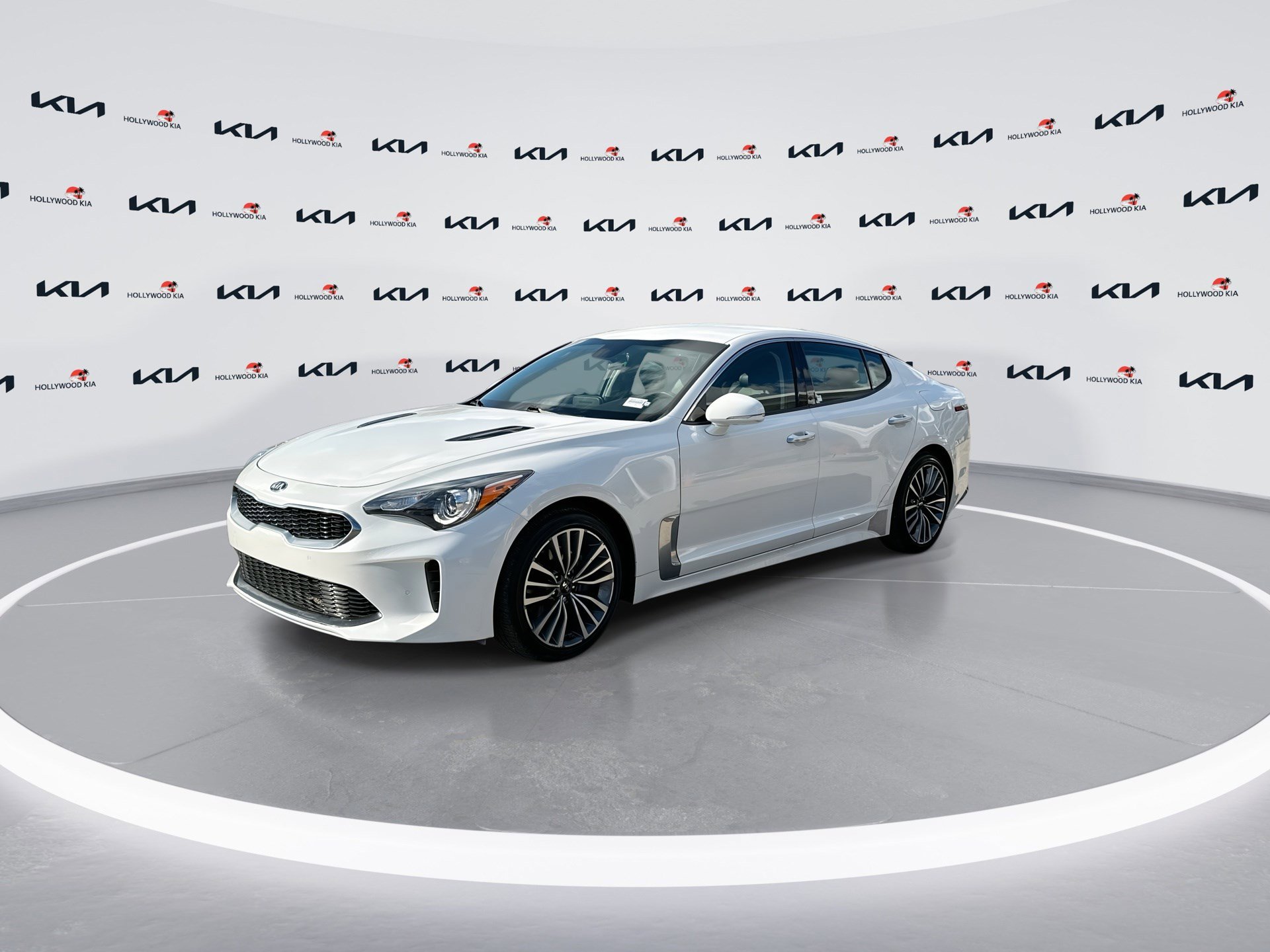 Used 2019 Kia Stinger image 4