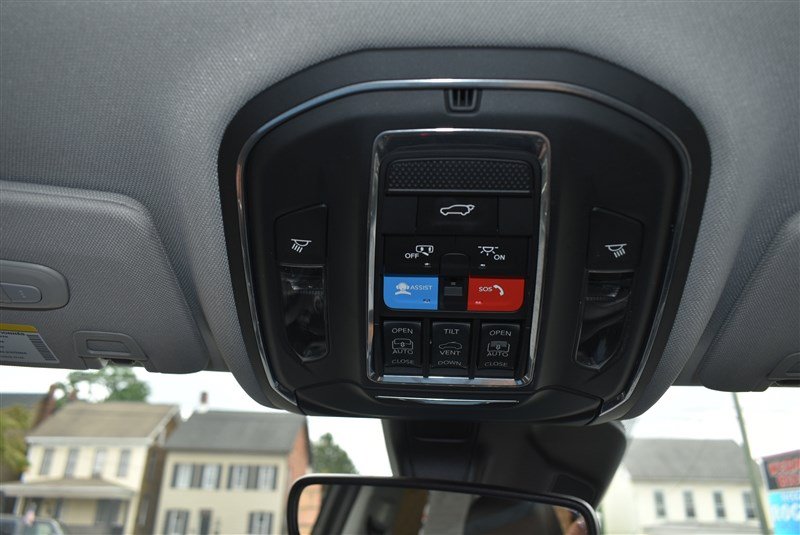 Used 2023 Jeep Grand Cherokee 4WD 4xe image 19