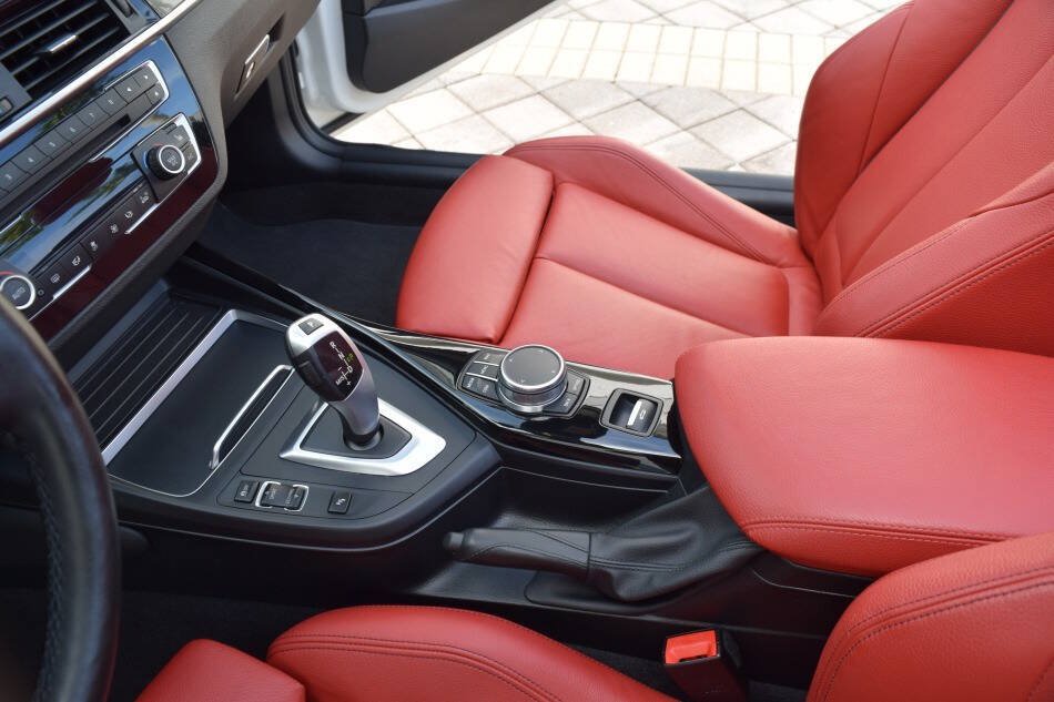 Used 2021 BMW 230i xDrive Convertible AWD/4WD image 59