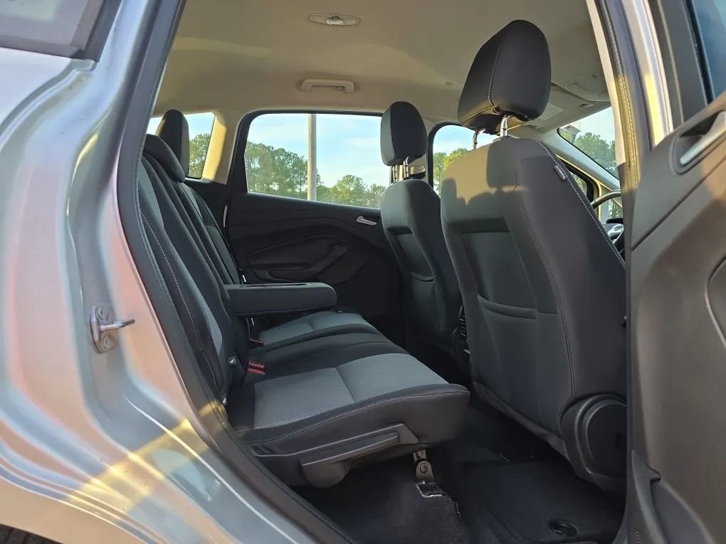 Used 2017 Ford C-MAX SE image 35