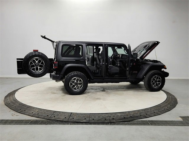 Used 2025 Jeep Wrangler Unlimited Rubicon image 16