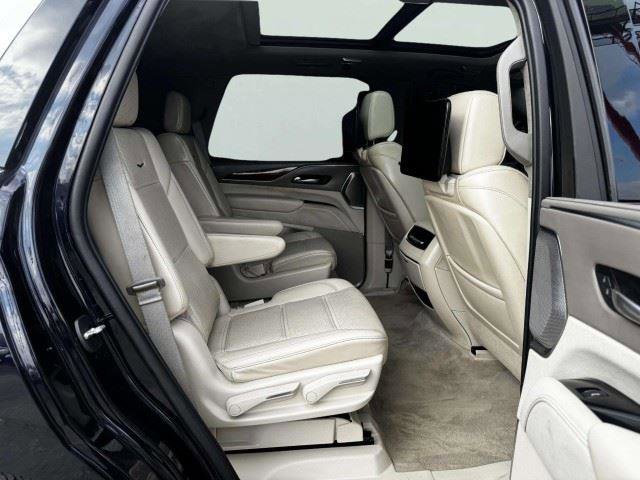 Used 2021 Cadillac Escalade Premium Luxury Platinum AWD/4WD image 59