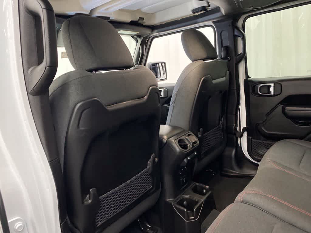 Used 2025 Jeep Wrangler Unlimited Rubicon AWD/4WD image 15