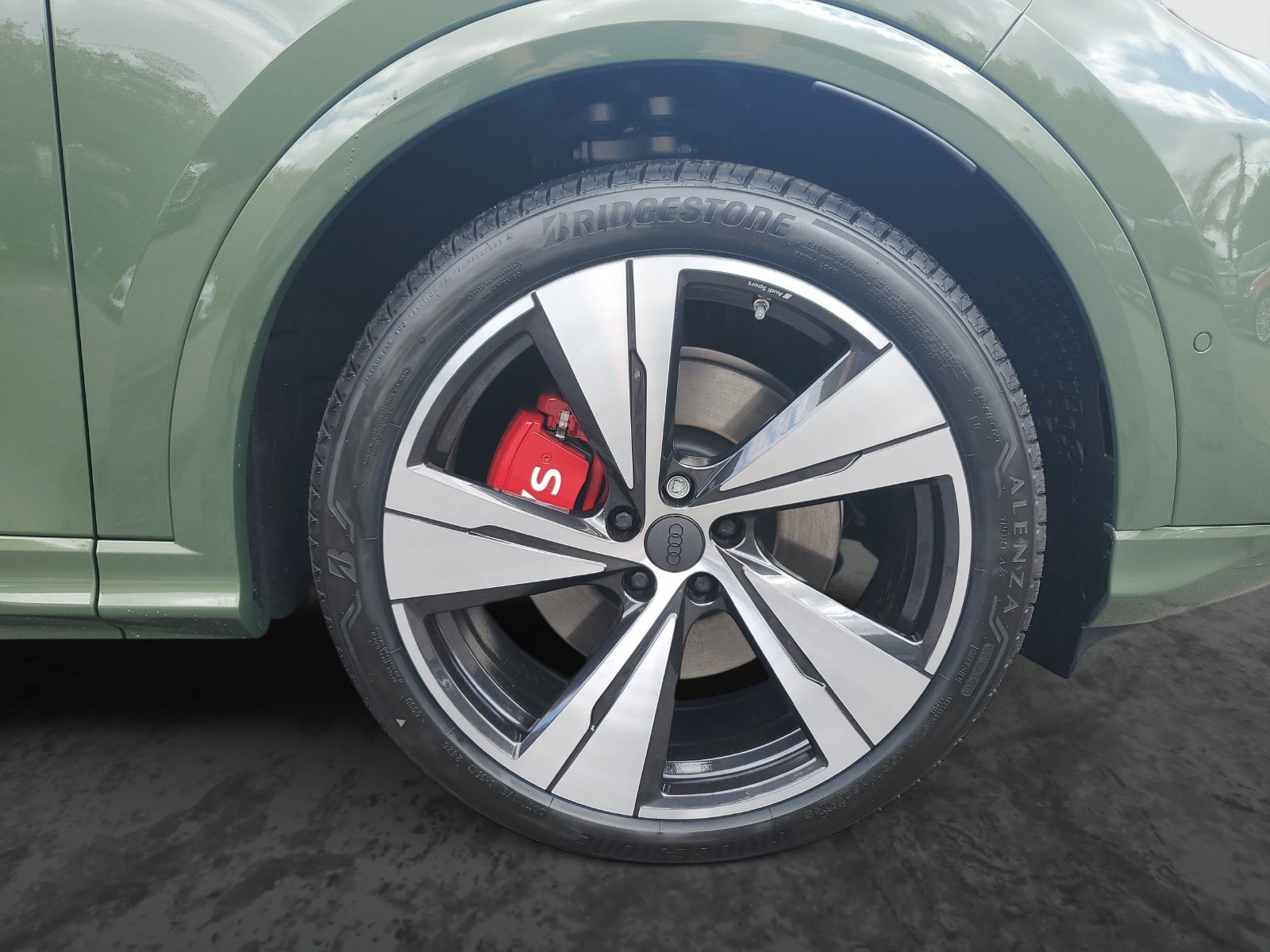 New 2026 Audi SQ5 Prestige AWD/4WD image 6