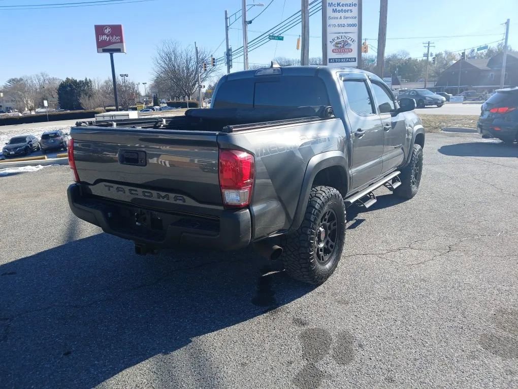 Used 2017 Toyota Tacoma TRD Off-Road w/ Tow Package (A/T) image 5