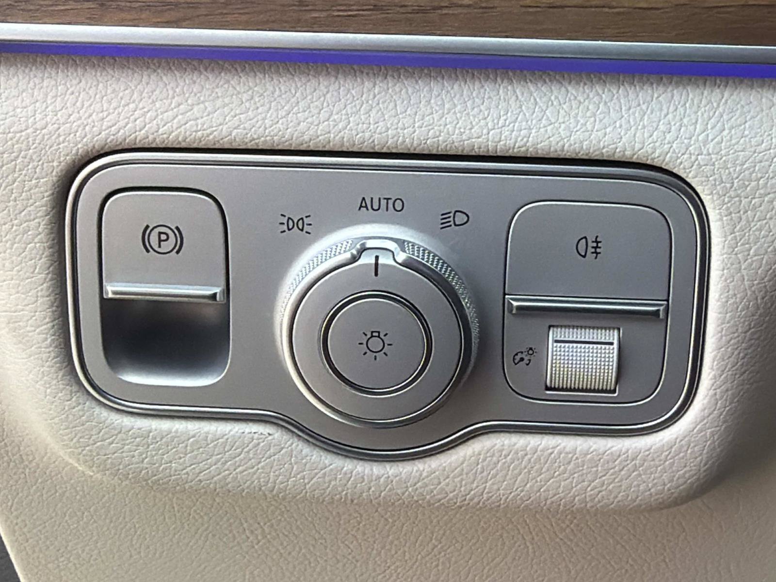 Certified 2025 Mercedes-Benz GLE 350 4MATIC image 31
