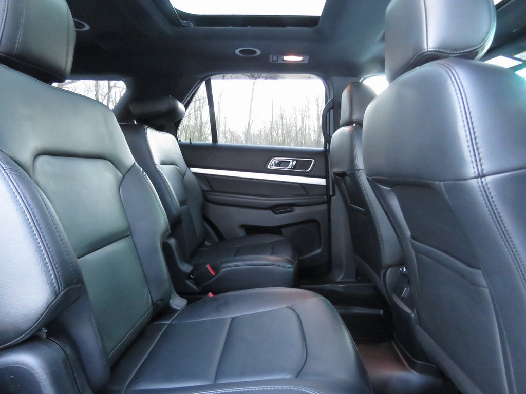 Used 2017 Ford Explorer XLT w/ Equipment Group 202A image 16