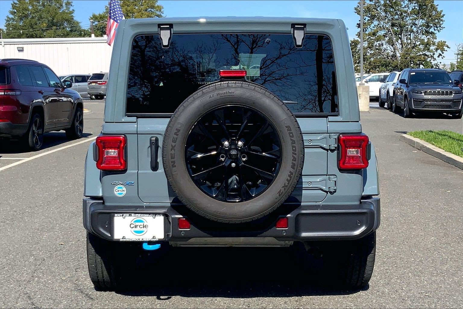 Used 2024 Jeep Wrangler Unlimited Sahara w/ Technology Group AWD/4WD image 4