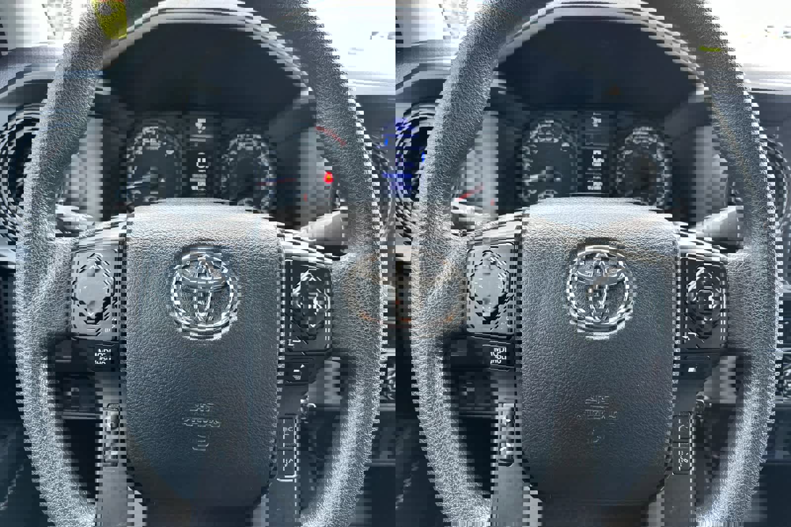 Used 2020 Toyota Tacoma SR image 22