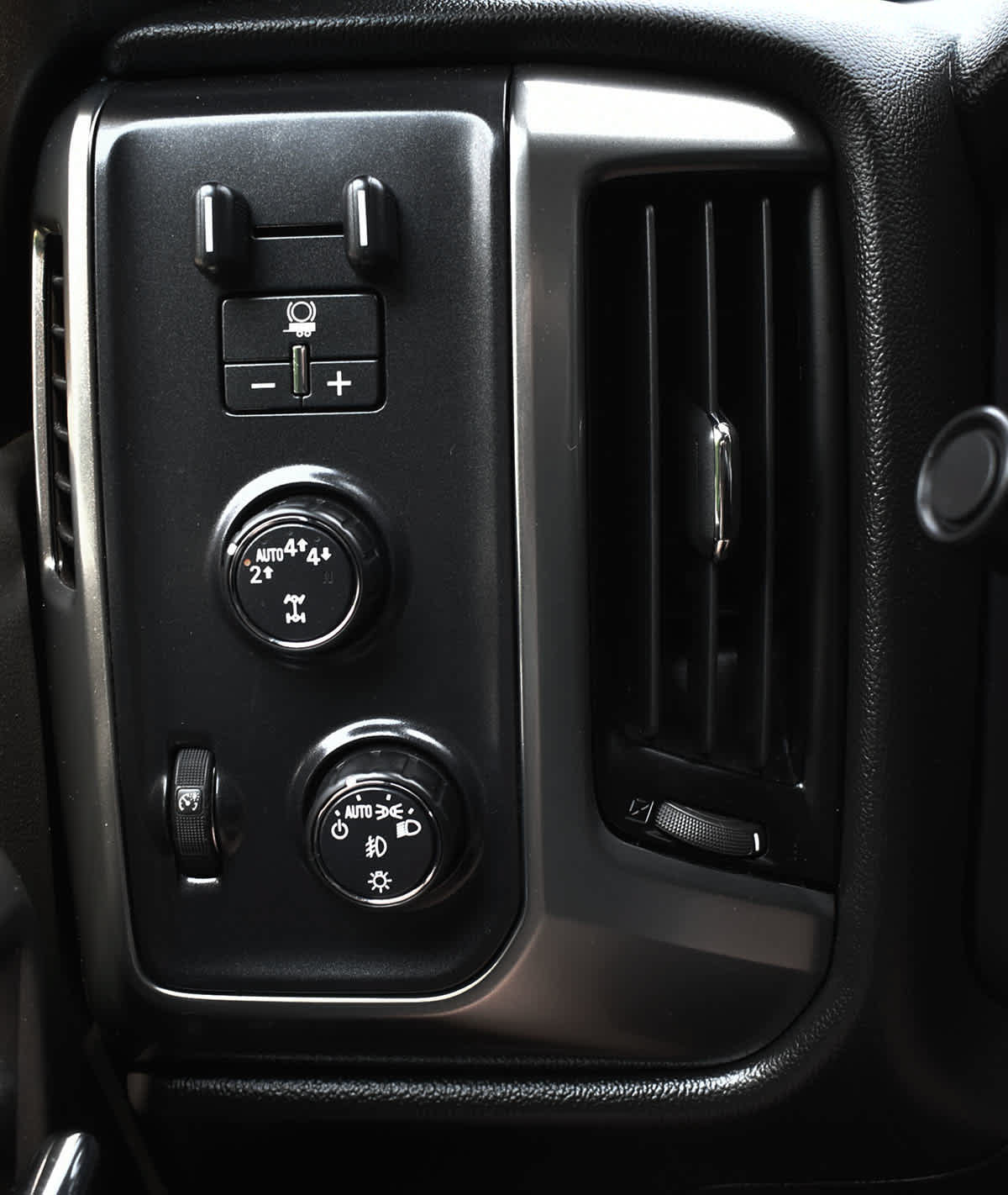 Used 2019 Chevrolet Silverado 1500 LT w/ All Star Edition AWD/4WD image 20