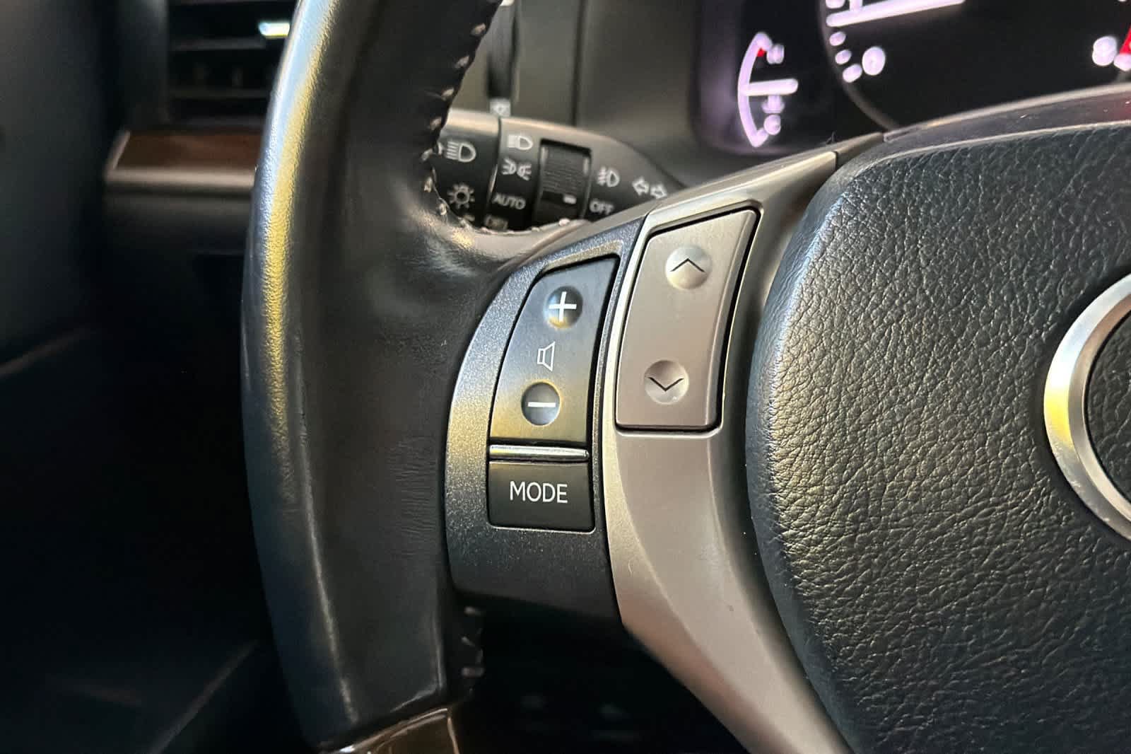 Used 2014 Lexus ES 350 w/ Premium Package FWD image 25
